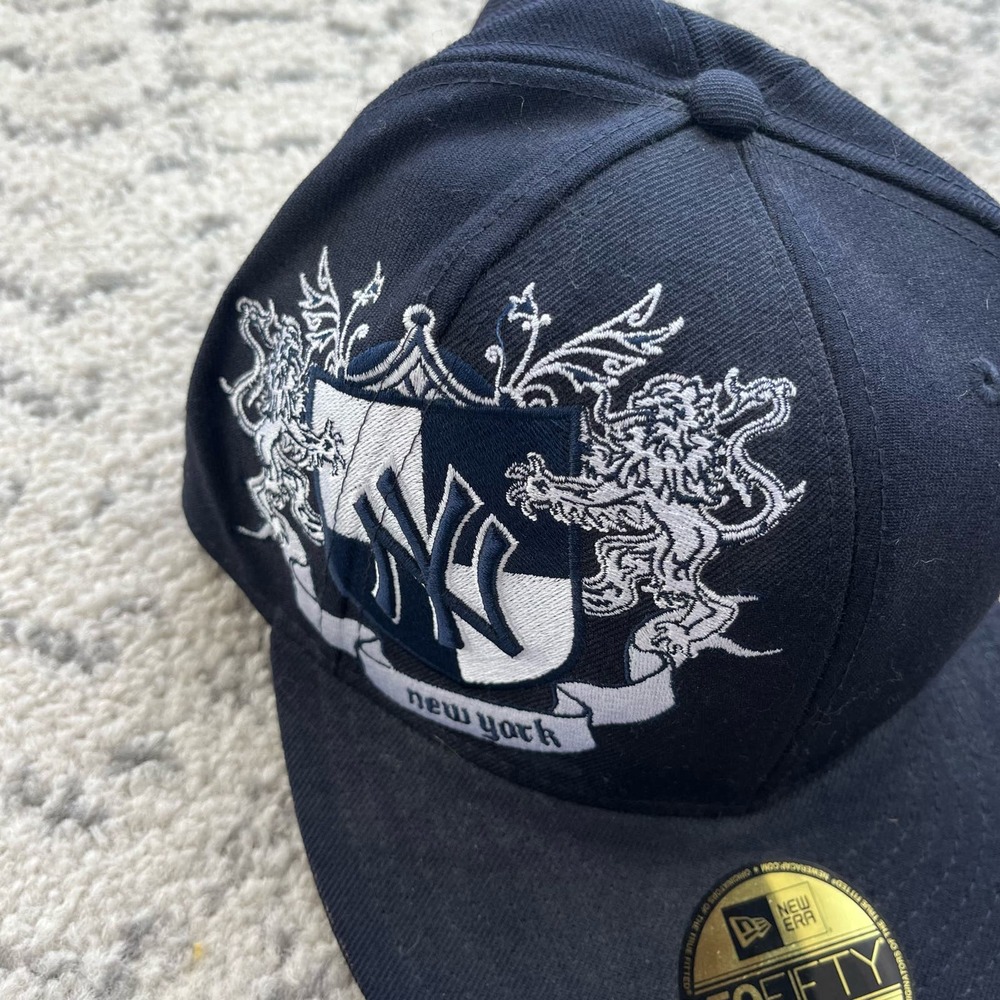 New Era New York Yankees Family Crest Logo Hat 59Fifty Fitted 7 1/2 - Picture 2 of 6